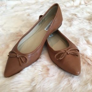 NWOT Steve Madden Leather Flats